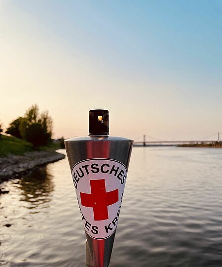 Fackel mit DRK Aufkleber