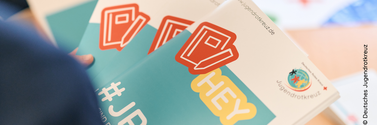Broschüren des Jugendrotkreuz